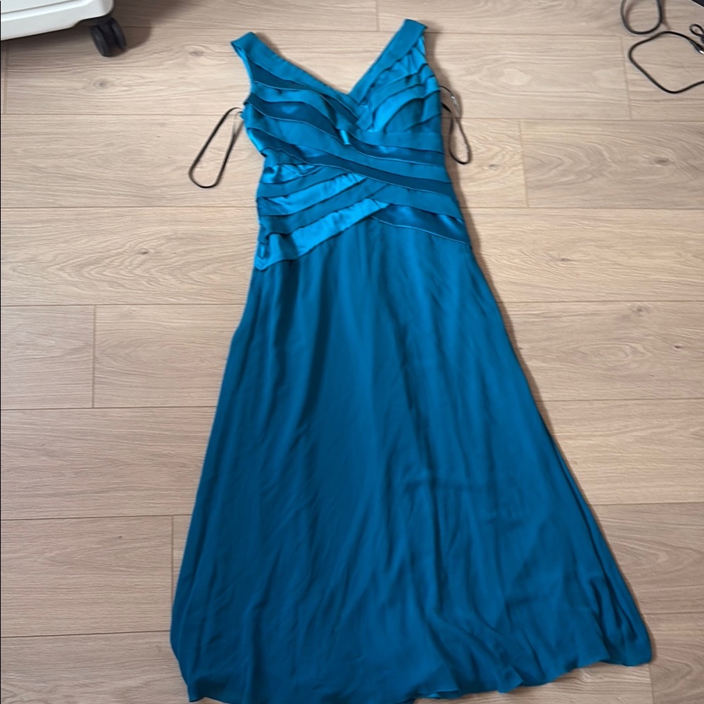Tadashi Elegant Blue Sleeveless Dress